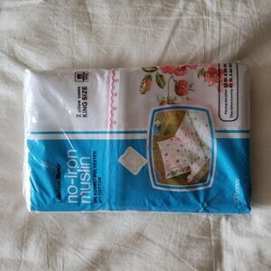 NWT Vintage Muslin 2 king pillow case floral pink red rose daisy